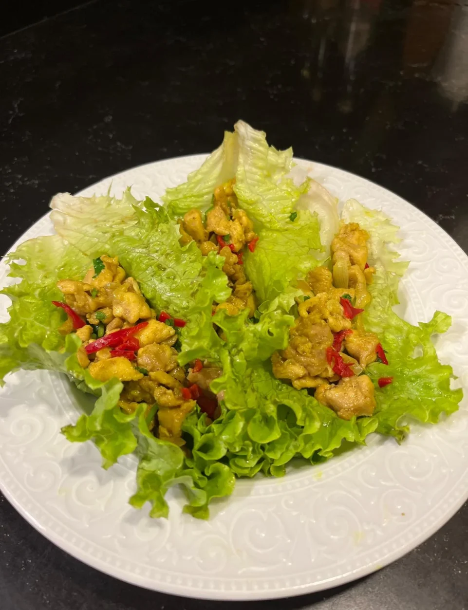 TAVUK ETLİ MARUL YAPRAKLARI-2